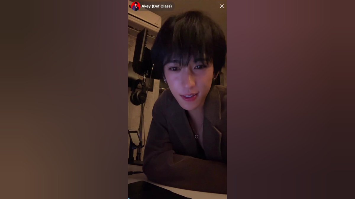 P_Webestlove's tweet image. 06/10 • อะกิ • 
ไลฟ์ย้อนหลังอัพเสร็จแล้วค่ะ

youtu.be/XGmM3h48foM

#Defclass_Akey 
#Akey #DefClass 
#デフクラス #เดฟคลาส

『#PrivateJet』 2025.10.03(Fri)
New Digital Single Release✈️
[Track List]
01. Private Jet
02. 24/7
defclass.lnk.to/PrivateJet