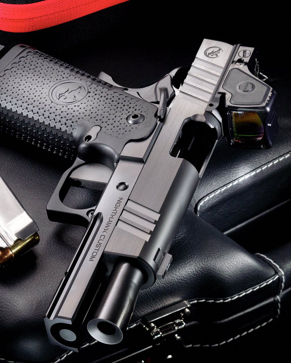 NighthawkCustom's tweet image. The Nighthawk TRS Commander // This particular do-it-all double stack was built out with wide front and rear cocking serrations, a black DLC finish with polished flats, our aggressive double stack grip, an ambi safety, and our IOS