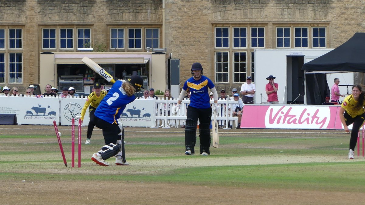 RuthSharville's tweet photo. Gloucestershire Women's cricketer Bea Willis has earned herself a professional contract with Somerset from next season.   She scored some lovely runs for the Shire, but my camera liked her bowling... (v. Sussex, Adams b Willis 34). https://t.co/NVvp8QI60s