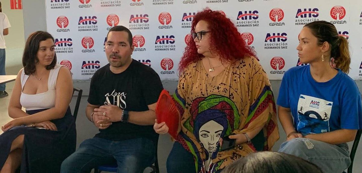UJCdeCuba's tweet photo. 🗓️ Agenda institucional importante:
• Consejo Nacional (28-31 oct) en La Habana
• Actividades fijas en sede nacional y La Madriguera

🎥 Logros que enorgullecen: 
Producción de videoclips y audiovisuales que realzan:
• Creadores consagrados
• Los mártires Luis y Sergio Saíz https://t.co/QfhuHakQTJ