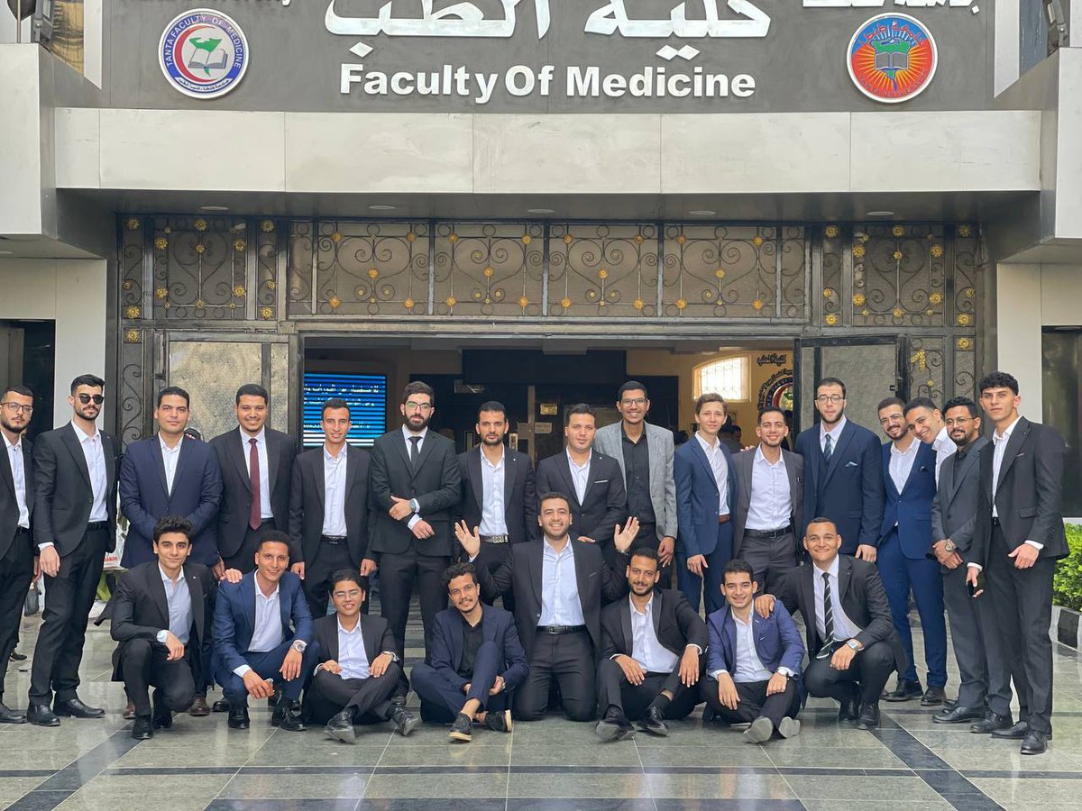 ما بين ليلٍ أنهكنا وساعةِ فرحٍ بعثت فينا الحياة، سرنا معًا على دربٍ ما رحمنا يومًا، لكنه علّمنا معنى الصبر، ومعنى أن يكون لك في الزحام من يُخفف عنك وطأة الطريق.

سنمضي كلٌّ في طريقه، لكن في القلب متسعٌ لا يضيق بذكراكم أبدًا… فأنتم الدرب، وأنتم المعنى. ✨