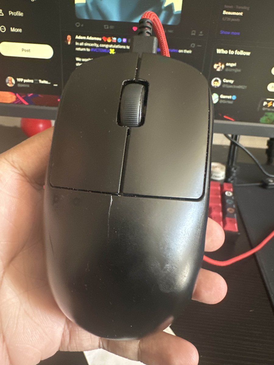hey so......

i need to move my mouse out of the way when i play 2xko
