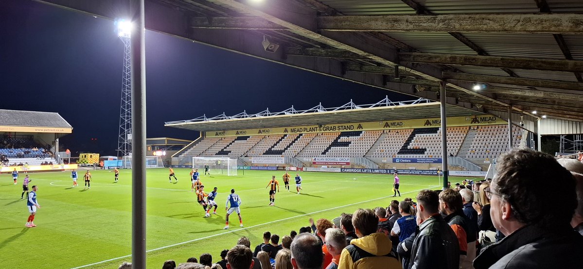 🗓️  07/10/2025
🕰  19:00
⚽️  Cambridge United Football Club - Luton Town Football Club 3-1 (1-1)
📍  Cambridge 
🏟  Cledara Abbey Stadium
🎟️  £10
🏆  EFL Trophy - Group Stage - Southern Group H
👥️  1767 (591 away fans)