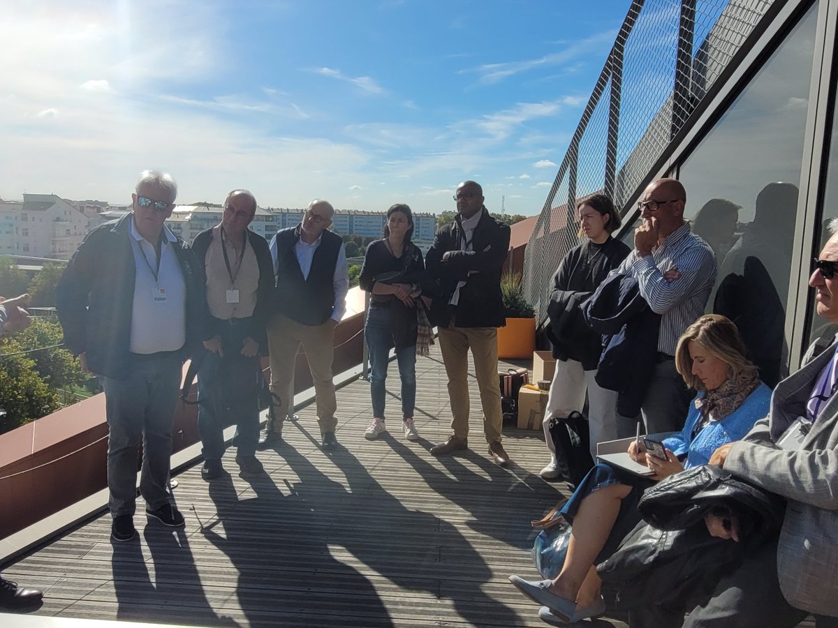 Communication ce midi sur l'offre Satellite souveraine et française <a href="/Orange_France/">Orange France</a> à Lyon Lumière avec l'AMR69 <a href="/Maires_Ruraux/">AMRF</a> et les services <a href="/prefetrhone/">Préfète de région Auvergne-Rhône-Alpes et du Rhône</a> et SGAR et du <a href="/rhone_fr/">Département du Rhône</a> et qq maires. Une vraie complémentarité avec la fibre et une connexion data illimitée
<a href="/BPelliercuit/">🟧 bernard pellier-cuit</a>