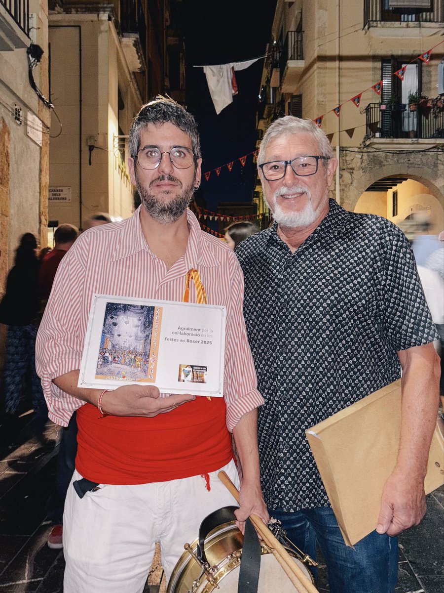 Emoció i agraïment per haver estat nomenats Perpetuadors de les Festes del Roser, unes festes que enguany celebren 100 anys! 🌹

Per molts anys més seguint vinculats al barri que ens ha vist créixer! 

Visca la Part Alta!

#xiquetsdetarragona #matalasserament #castells