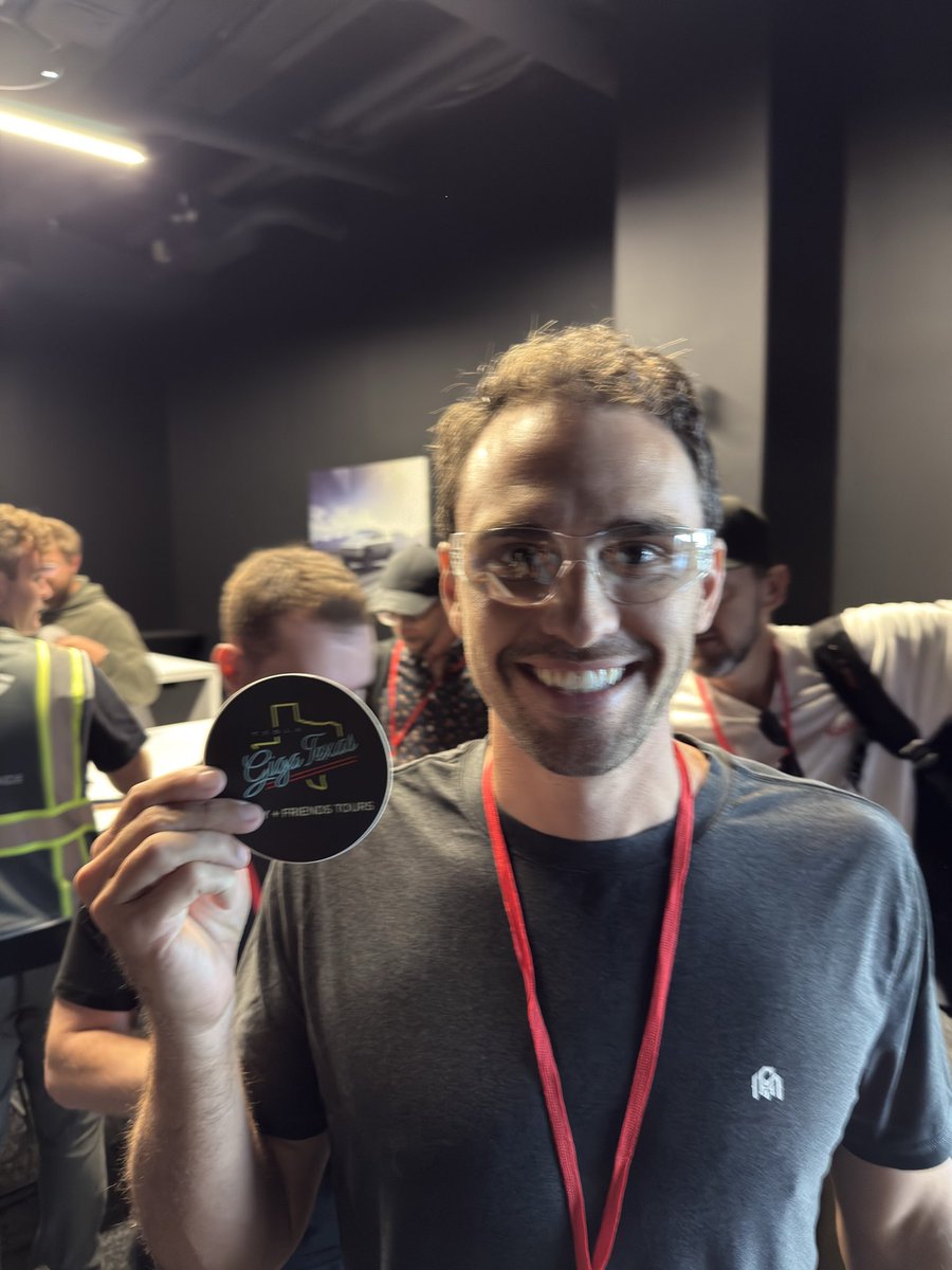 Everyday Chris tweet media