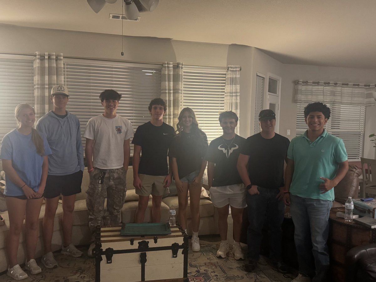 coach_penry's tweet image. Another great night with the Monday Night Texans (Tuesday Edition).  We went over Acts 21-24. We are challenged to be witnesses for Jesus. Telling others what we have seen and heard.  Blessed to be a part of this group! 
#MNT
#BeBold