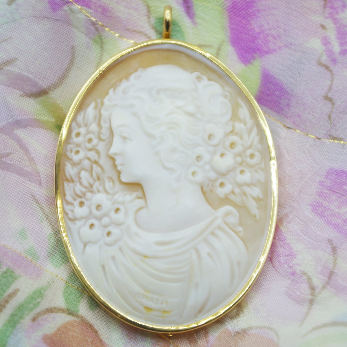 カメオのペンダントトップをお譲りいただきました。 antiqueclub.jp/item_record/%e…