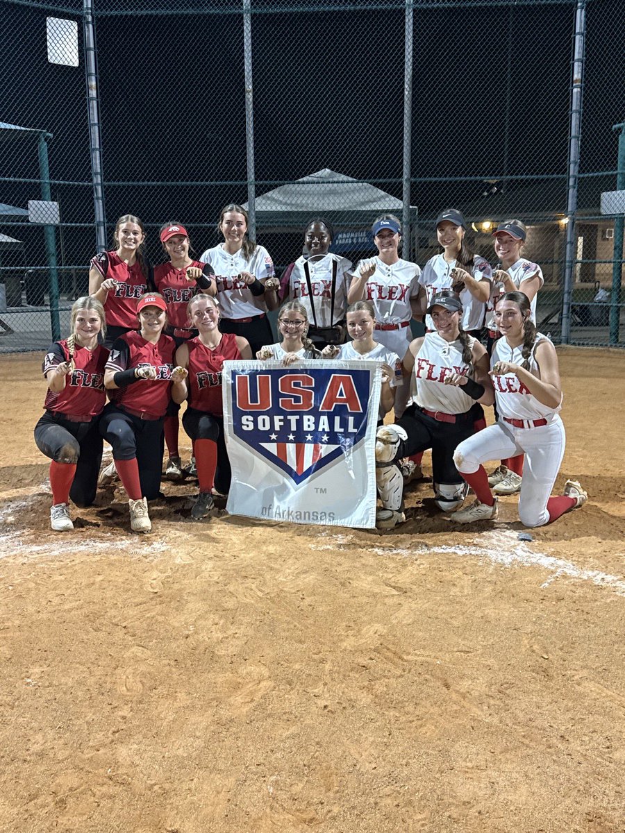 ARFleXsoftball's tweet photo. What a weekend for these ladies!  They went 7-0 to bring home the Pinnacle Showcase 16/18U championship. For the weekend they hit .517 as a team. They had 24 XBH, including 11 Homeruns!  Equally impressive was the defense, where they had several outstanding plays and only committed 3 errors. Way to FleX ladies!!