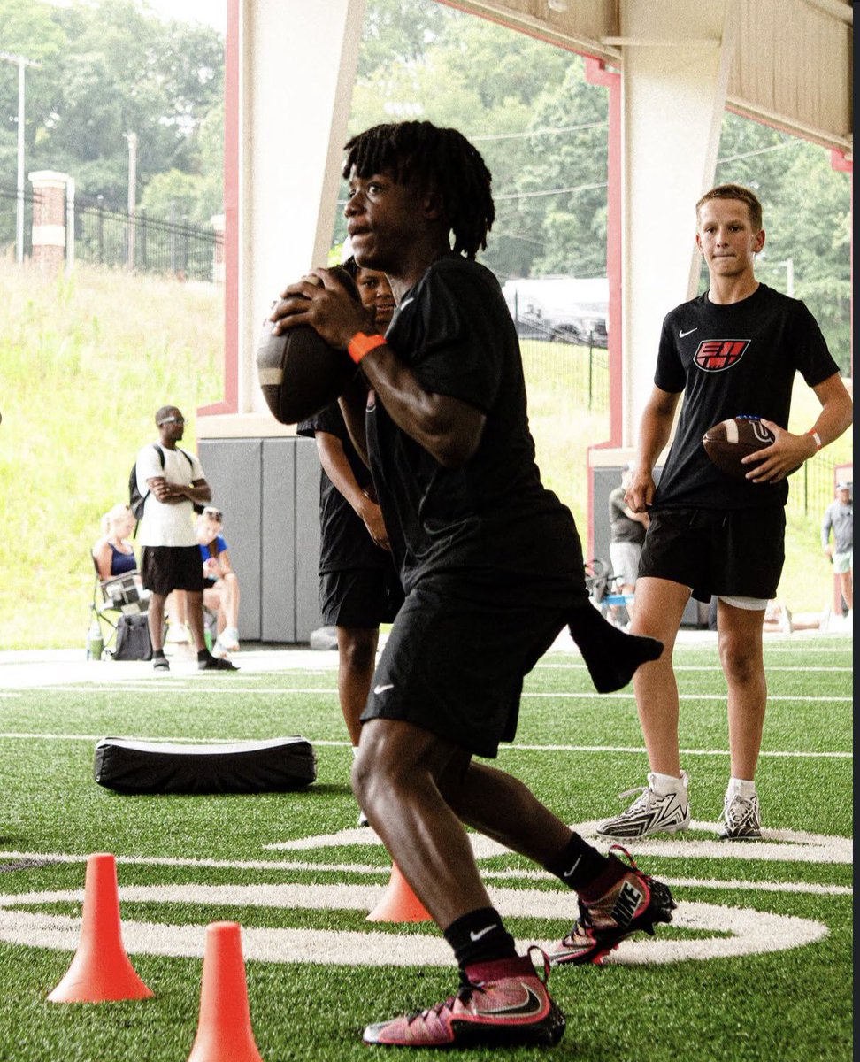 After a great performance at <a href="/Elite11/">Elite11</a> Atlanta camp this summer I am proud to be shouted out on another picture🤙🏾#2030#AGTG✝️ <a href="/CoachLidberg/">Brad Lidberg</a> <a href="/CoachParkerCCU/">Bryan Parker</a> <a href="/GWUFootball/">Gardner-Webb Football</a> <a href="/Dwight_XOS/">Dwight Thomas - Catapult Sports</a> <a href="/CAU_Football/">Clark Atlanta Football</a> <a href="/CatamountsFB/">Western Carolina Football</a>