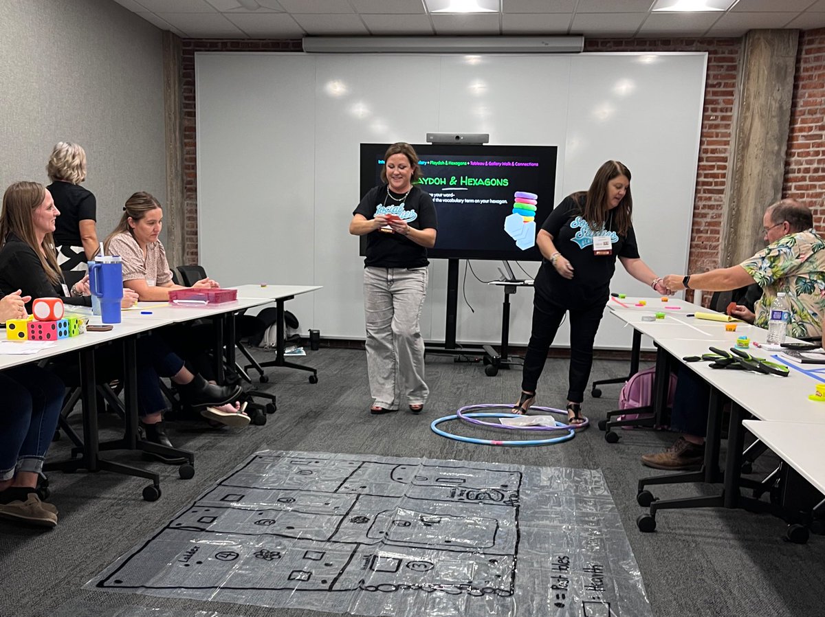 Loved loved loved the <a href="/KCHEKansas/">Kansas Council for History Education</a> / <a href="/MOHistoryEd/">MO History Education</a> conference session from <a href="/AmyWalkerKS/">Amy Walker</a>, <a href="/kwahaus/">Kim Wahaus</a>, &amp; <a href="/julie_fishburn/">Julie Fishburn</a>! Some amazing hands-on history, manipulative activities. (Absolutely stealing, hmm, borrowing the hexagon/Play-Doh idea!) #sschat #socialstudies @historicalthinking