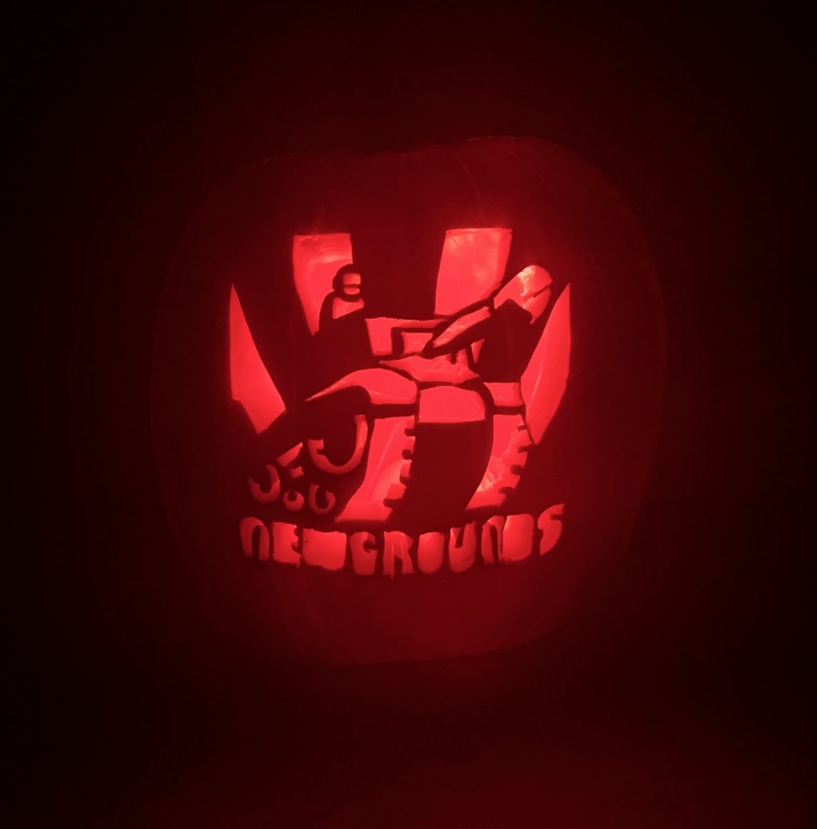 emuriz5's tweet photo. happy spooky month!
#newgrounds https://t.co/4ynxyqQGn9