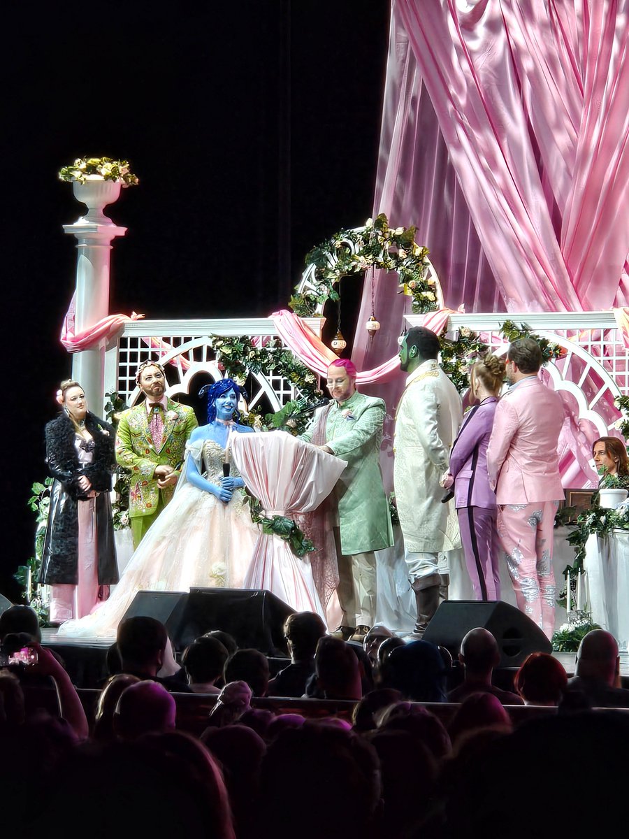 ShadowedCipher's tweet photo. Marisha ray herself will beat my ass if I say any spoilers but all I gotta say is essek is a bridesmaid and was at the bachlorette oggling at men #criticalrolespoilers https://t.co/L7MP06VWlv