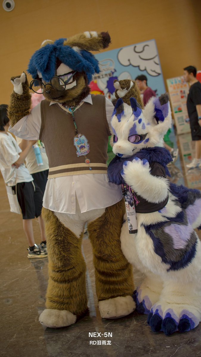 DDRandD's tweet photo. #Hifurry #furusit #ケモノ
#HiFurry2025 #kemono #furry 

P1:@SilverLynx0 
P2P3:🐰 @arcello_hart 
P4:@NotValidSky https://t.co/lzQANdR2Dd