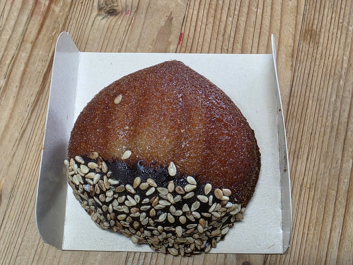 #바간챙
선희쌤이 카라멜시럽 달다고 하셔서 아예 뺐는데 많이 쓰지도 않고 적당히 씁슬해서 좋은데👍
밤 마들렌은 밤이 많이들어 있어서 좋네👍
폴바셋도 맛보고 싶은데 기회가 없네ㅜㅜ