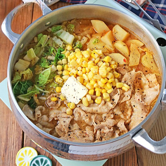 ManoaGroup's tweet image. 🥬 Salt-Steamed Chicken &amp;amp; Napa Cabbage

A simple, flavorful rice cooker recipe — just layer chicken and napa cabbage, then press start! 🍲✨
x.gd/tuLGG
#EasyJapaneseRecipes #JapaneseRecipes #JapaneseFood #Washoku #HomeCooking #EasyRecipes #ManoaGroup