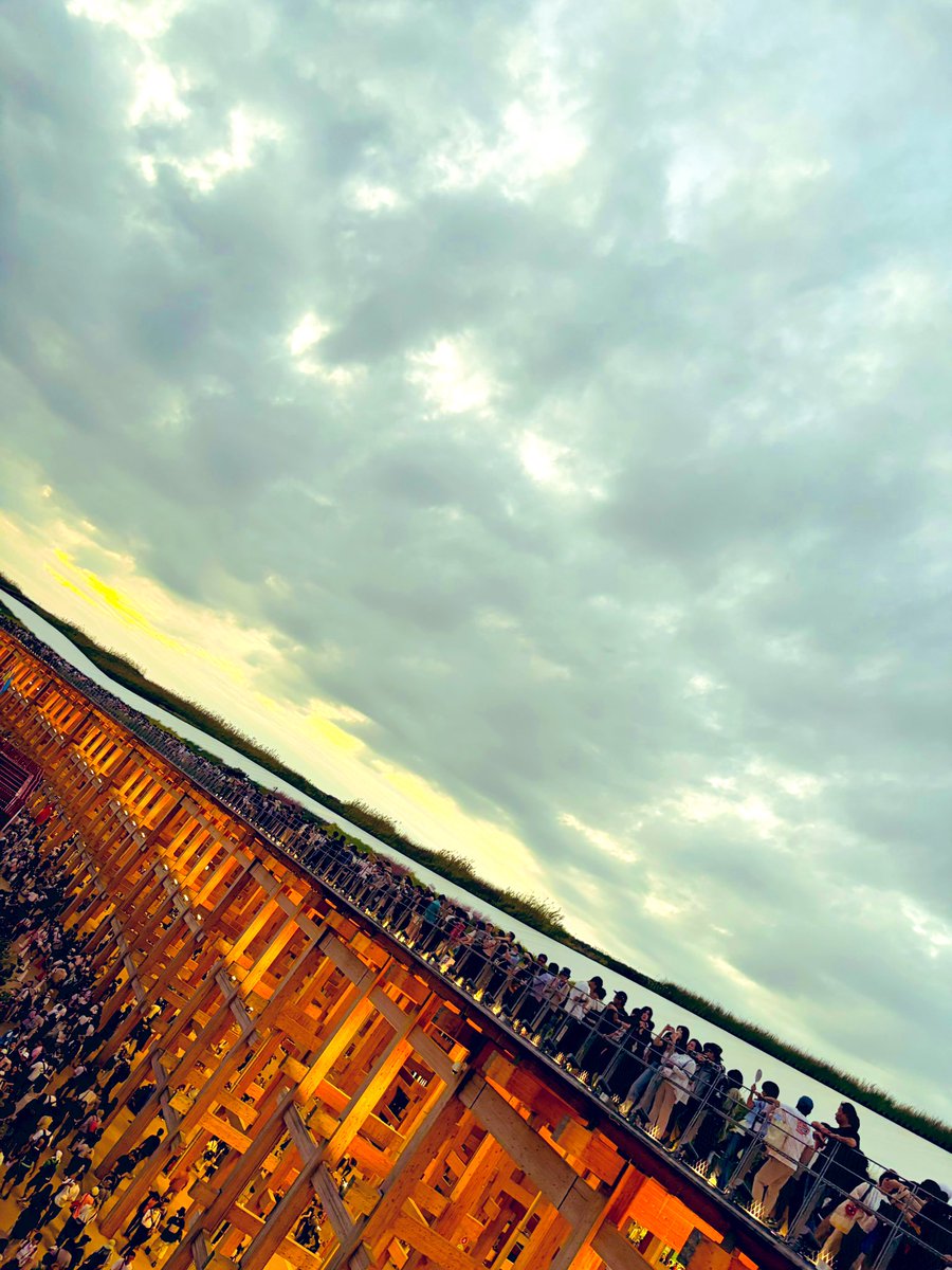 n0ring0's tweet image. 昨日も撮りまくった大屋根リング。
たくさんの人で埋め尽くされてた！
万博に行くと大屋根リングの写真でカメラロールがいっぱいになるね📱

#EXPO2025
#大阪・関西万博