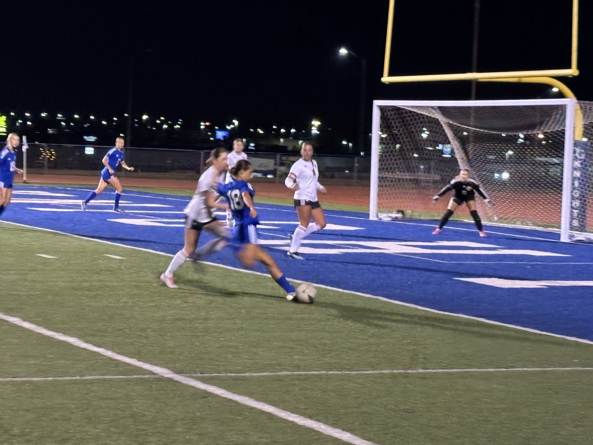 OGHSKnights's tweet photo. It’s a Loretta Hillman hat trick 🧢🧢🧢! Loretta scored 3️⃣ goals in ten minutes to give @OGGirlsSoccer a 3-0 win in the first round of the playoffs. 

Go Knights 💙🥅⚽️

Here is the sequence of her third goal! https://t.co/bbCJtpWc94