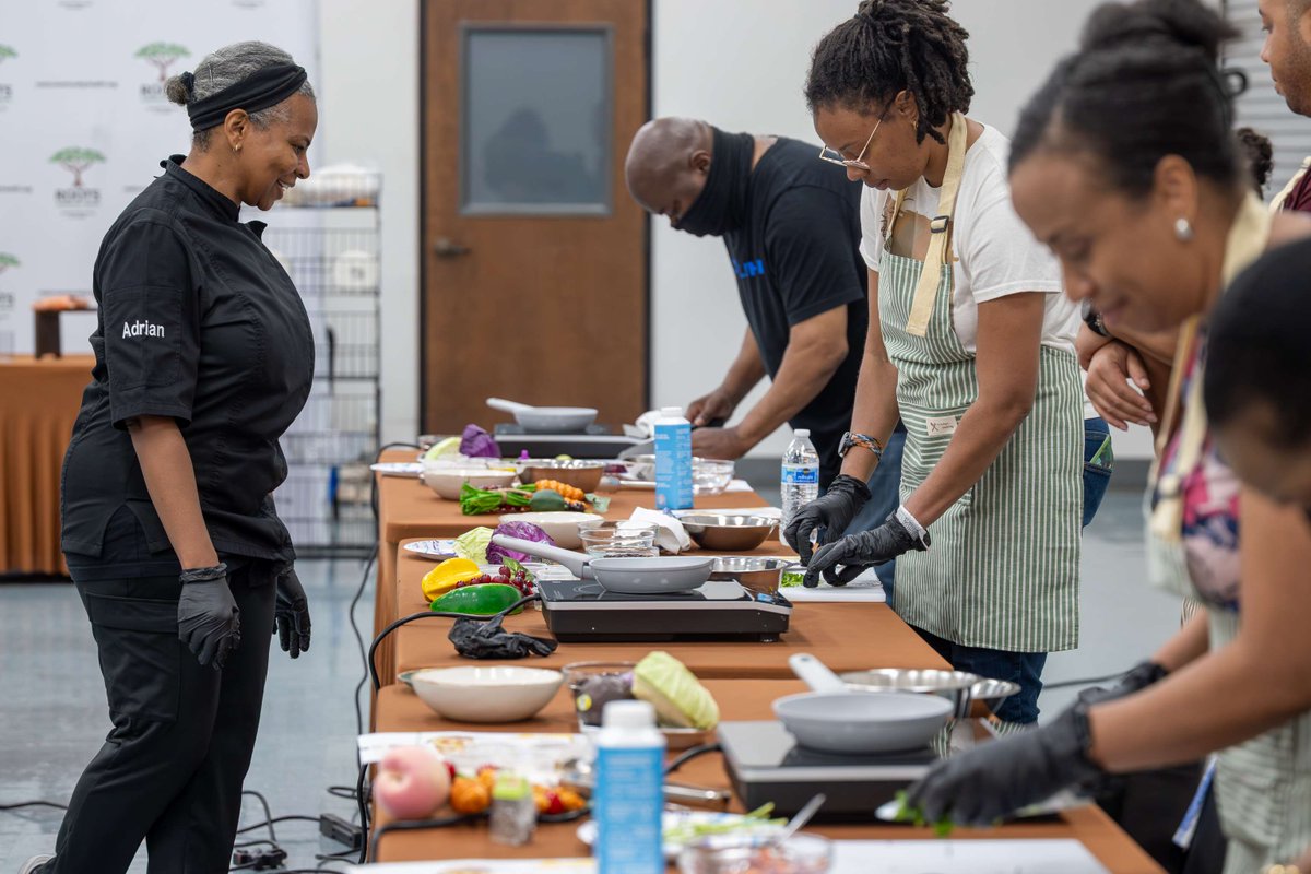 RootsEmpowers's tweet image. Our Rooted in Flavor: Wellness Cooking Challenge last month went so well, we had to run it back! 👩🏾‍🍳 

Join us for another hands-on class were you can make healthy recipes you can recreate anytime at home!

 Spots are limited: ow.ly/BL5350X7olN

#Rootsempowers #CookingClass