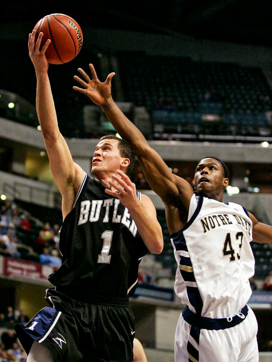 ButlerMBB's tweet photo. Bulldogs 🆚 Fighting Irish inside Iconic Hinkle Fieldhouse 🐶

Don't miss the magic 🪄

🎟️ https://t.co/eAch6eG2oK https://t.co/0nnHs5lgUv