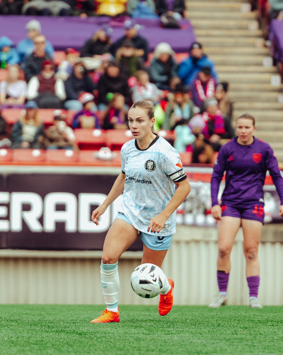 bashirra's tweet image. On Saturday, Kaylee Hunter played exceptionally well, with Emma Regan and Danielle Krzyzaniak also making big plays as @AFC_Toronto won 2-1 at #McMahonStadium against the @yycwildfc.

#YYCWFC | #CGYvTOR | #AFCToronto 

rbsports.org/afc-toronto-ho…
