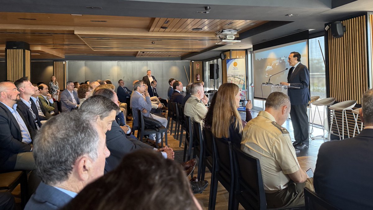 AnaLlopisB's tweet photo. Encuentro  empresarial representado por @PuertoDeSevilla @ProSevillaPort  @Propeller en la presentación hoy del Andalucía Logistics Clúster Empresarial, junto a una amplia delegación de empresarios de Córdoba . https://t.co/4Vl0UIdeKA
