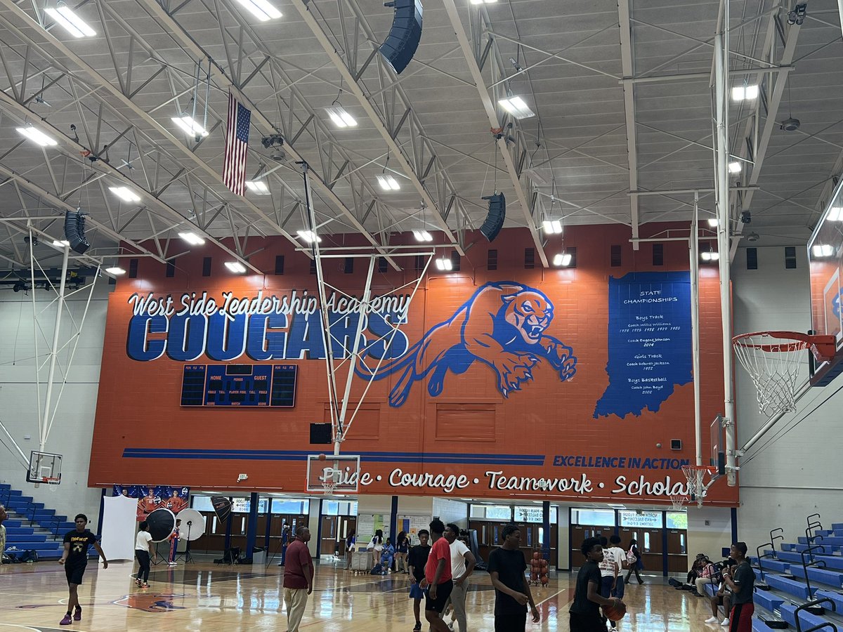 Boots on the ground here at Gary West Side High School to wrap up the afternoon!

The Cougars bring back a talented stable of seniors, led by Reggie Hinton &amp; Tyler Crews, from last year’s 17-7 team.

There are a couple top freshmen prospects to watch on this team as well!