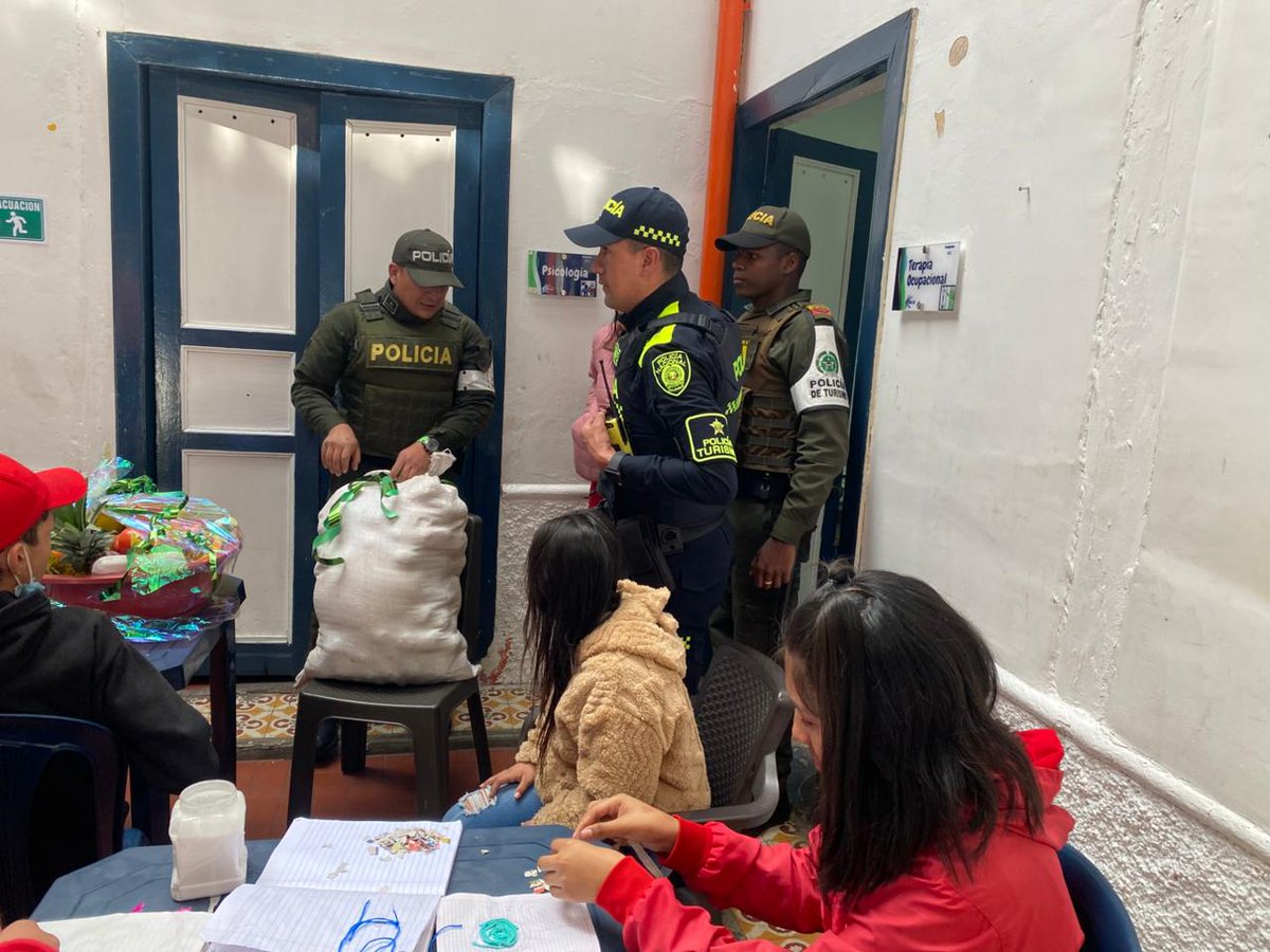 Autoridades en Ipiales apoyan a familias en condición de vulnerabilidad
radioipiales.co/2025/10/autori…