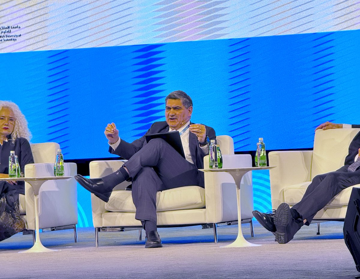 david_garza's tweet image. Participé en el THE World Academic Summit 2025, evento más importante del año de @timeshighered, con la asistencia de +600 académicos de 65 países, entre ellos 60 presidentes de universidades, en @KAUST King Abdullah University of Science and Technology Arabia Saudita. Fui…