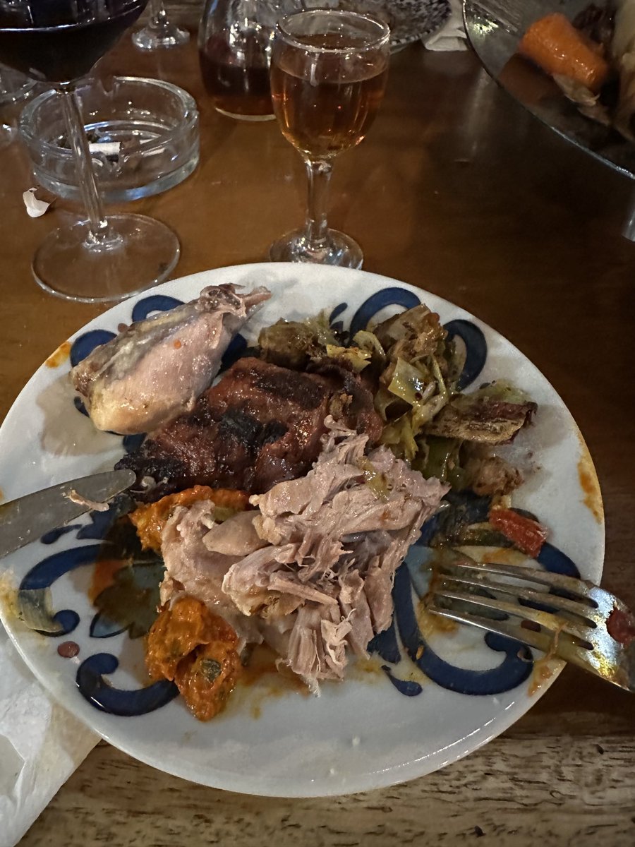 Andon_USA's tweet image. Профа ⁦@tome_corner⁩ знае месо ко стар карнивор.