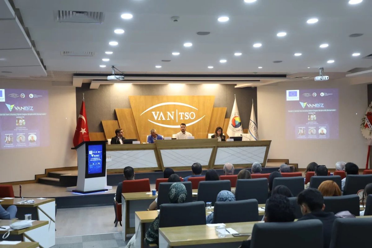 . <a href="/tobbggkvan/">Van Genç Girişimciler Kurulu</a> olarak harika bir etkinliği daha geride bıraktık.
<a href="/euinturkiye/">bonté</a> destekleri,<a href="/vantsokurumsal/">Van Ticaret ve Sanayi Odası</a> ev sahipliği ve himayelerinde Gen Türkiye ortaklığıyla düzenlediğimiz <a href="/vanbiz2025/">VAN BİLİŞİM VE İNOVASYON ZİRVESİ</a>  yoğun bir katılımla geride kaldı. 
2026’ds görüşmek dileğiyle 
<a href="/NecdetTakva/">Necdet Takva</a> <a href="/umitsari65/">Ümit Sari</a>