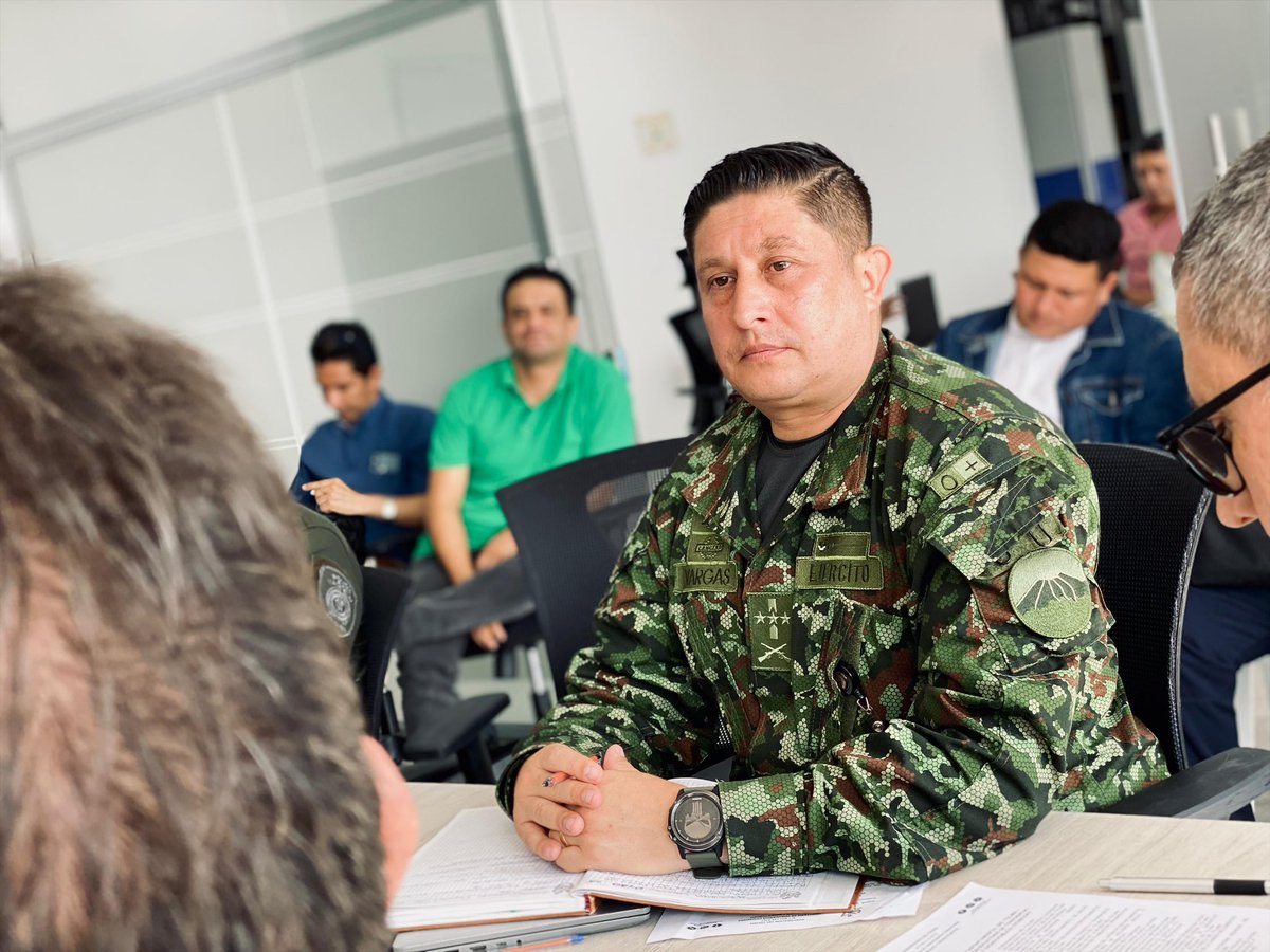 Secreseguridad's tweet photo. 🚀 ¡Avanzamos en la construcción del Observatorio de Seguridad del Tolima!

👥 En la primera mesa de trabajo con la Fuerza Pública, la Defensoría del Pueblo, el ICBF y la UNP, socializamos la ordenanza que da vida a este importante mecanismo. https://t.co/Zu0HJCqnf1