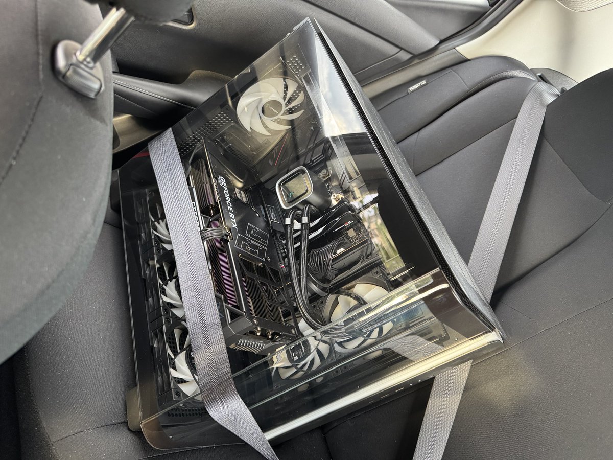 BronxGremlin's tweet image. Really wanted to stream today but PC had other plans 🤦‍♂️ First time bringing this bad boy for service 😢 Wish me luck guys!!! 🙏🙏🙏

#SadDay #MicroCenter #PCrepair #Kick #kickpartner #PickKick

@KickStreaming @KickCommunity