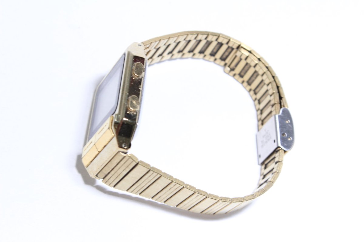 GshockTkhs's tweet image. CASIO DATA BANK DB-500G gold telememo ebay.com/itm/2568389179… #DATABANK #DB500 #goldtelememo