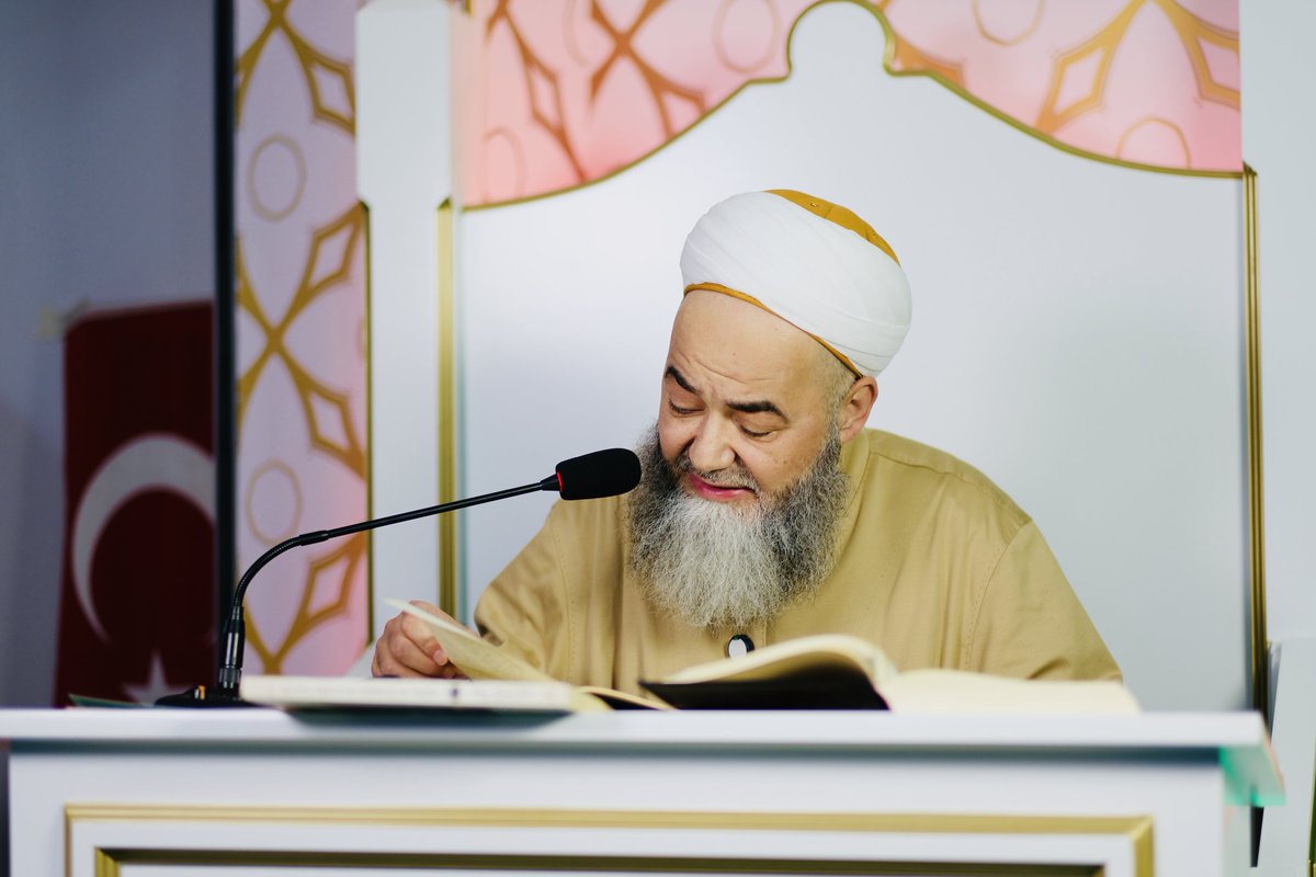 ismailhunerlice's tweet photo. Cübbeli Ahmet Hocaefendi, SULTAN DERNEĞİ MAHMUD USTAOSMANOĞLU CAMİİ VE KÜLLİYEMİZE  teşrif ederek, her ay düzenli olarak gerçekleştirilecek hadis derslerinin ikincisini icra etti.Allah kendisinden razı olsun sağlık sıhhat afiyet versin.

İlim ve bereket dolu bu buluşmada bizleri  onurlandıran kıymetli hocamıza teşekkür ediyoruz.

Rabbimizden niyazımız; bu ilim halkalarının daim ve bereketinin bol olmasıdır.