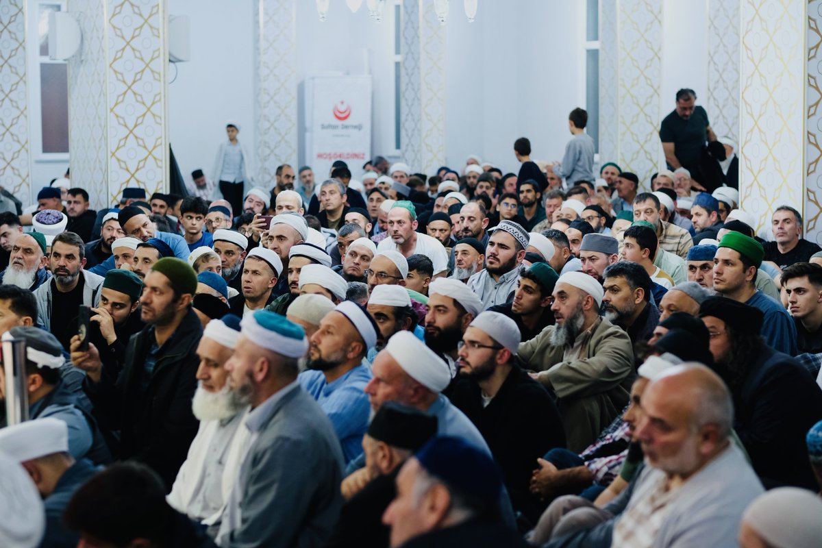 ismailhunerlice's tweet photo. Cübbeli Ahmet Hocaefendi, SULTAN DERNEĞİ MAHMUD USTAOSMANOĞLU CAMİİ VE KÜLLİYEMİZE  teşrif ederek, her ay düzenli olarak gerçekleştirilecek hadis derslerinin ikincisini icra etti.Allah kendisinden razı olsun sağlık sıhhat afiyet versin.

İlim ve bereket dolu bu buluşmada bizleri  onurlandıran kıymetli hocamıza teşekkür ediyoruz.

Rabbimizden niyazımız; bu ilim halkalarının daim ve bereketinin bol olmasıdır.