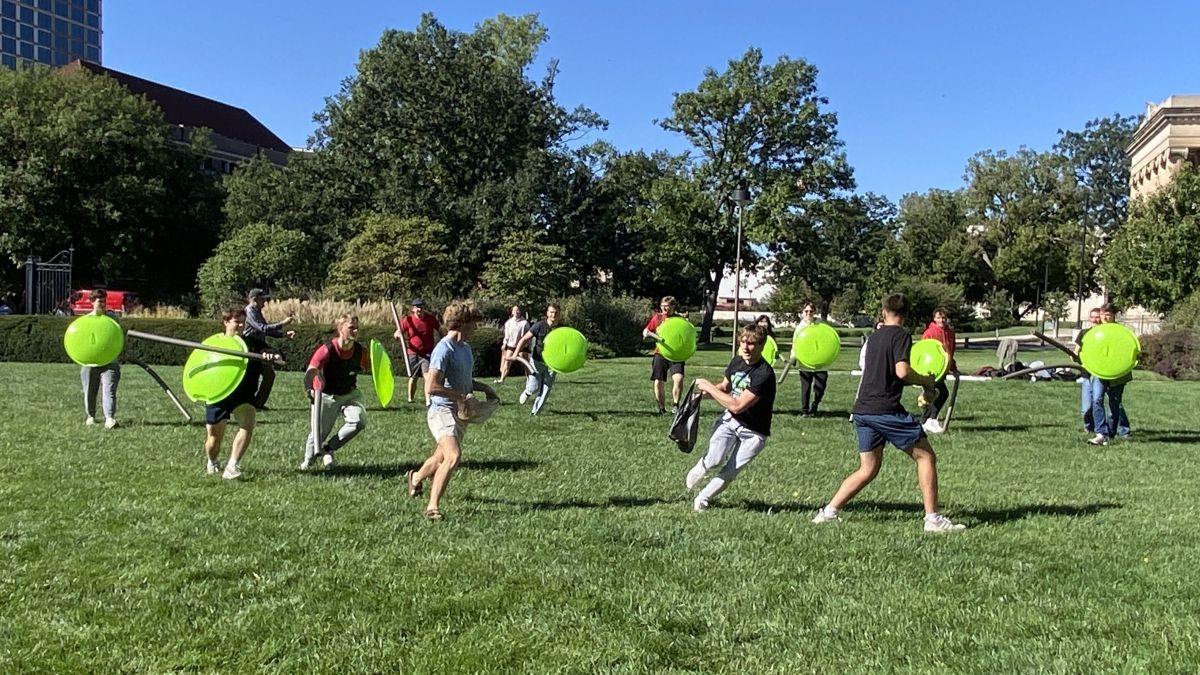 unlcas's tweet image. Scenes from the Battle of Sphacteria…UNL edition ⚔️

Prof. Benton’s Classics 245: War in the Classical World brought history to life—on the lawn of Love Library! #ExperientialLearning at its best.

@unl_clrs