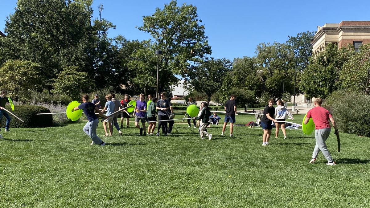 unlcas's tweet image. Scenes from the Battle of Sphacteria…UNL edition ⚔️

Prof. Benton’s Classics 245: War in the Classical World brought history to life—on the lawn of Love Library! #ExperientialLearning at its best.

@unl_clrs
