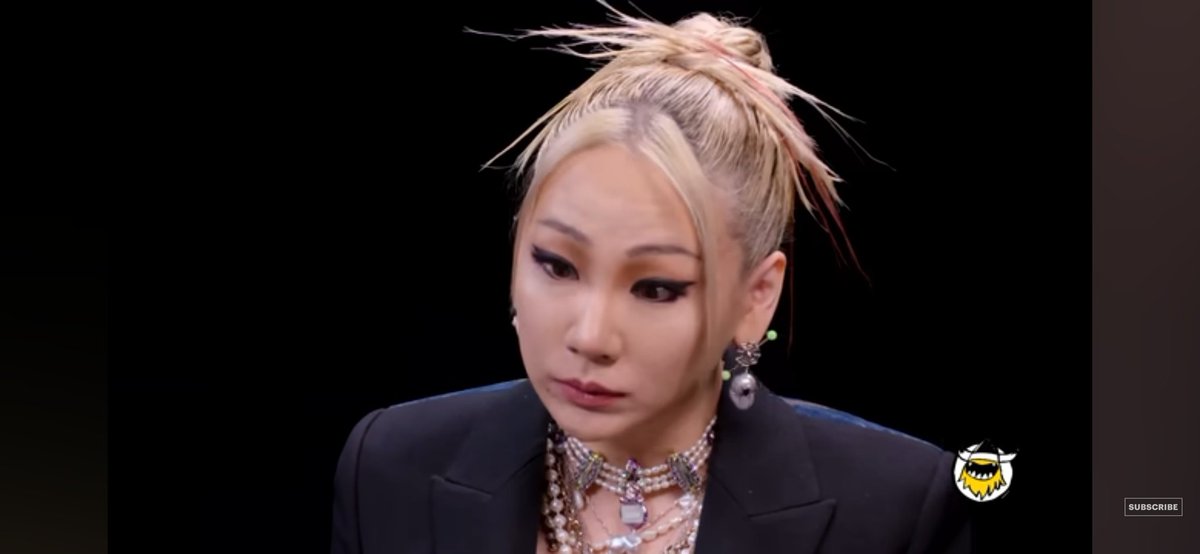 Earlier last week I had a surgery around the brain and since then everything is going crazy (French politics, gzb land, our sister fanbases,  tiktok, the world) and my brain can't cope with all this craziness. The fuck is going on