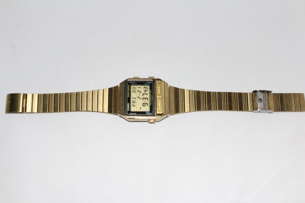 GshockTkhs's tweet image. CASIO DATA BANK DB-500G gold telememo ebay.com/itm/2568389179… #DATABANK #DB500 #goldtelememo