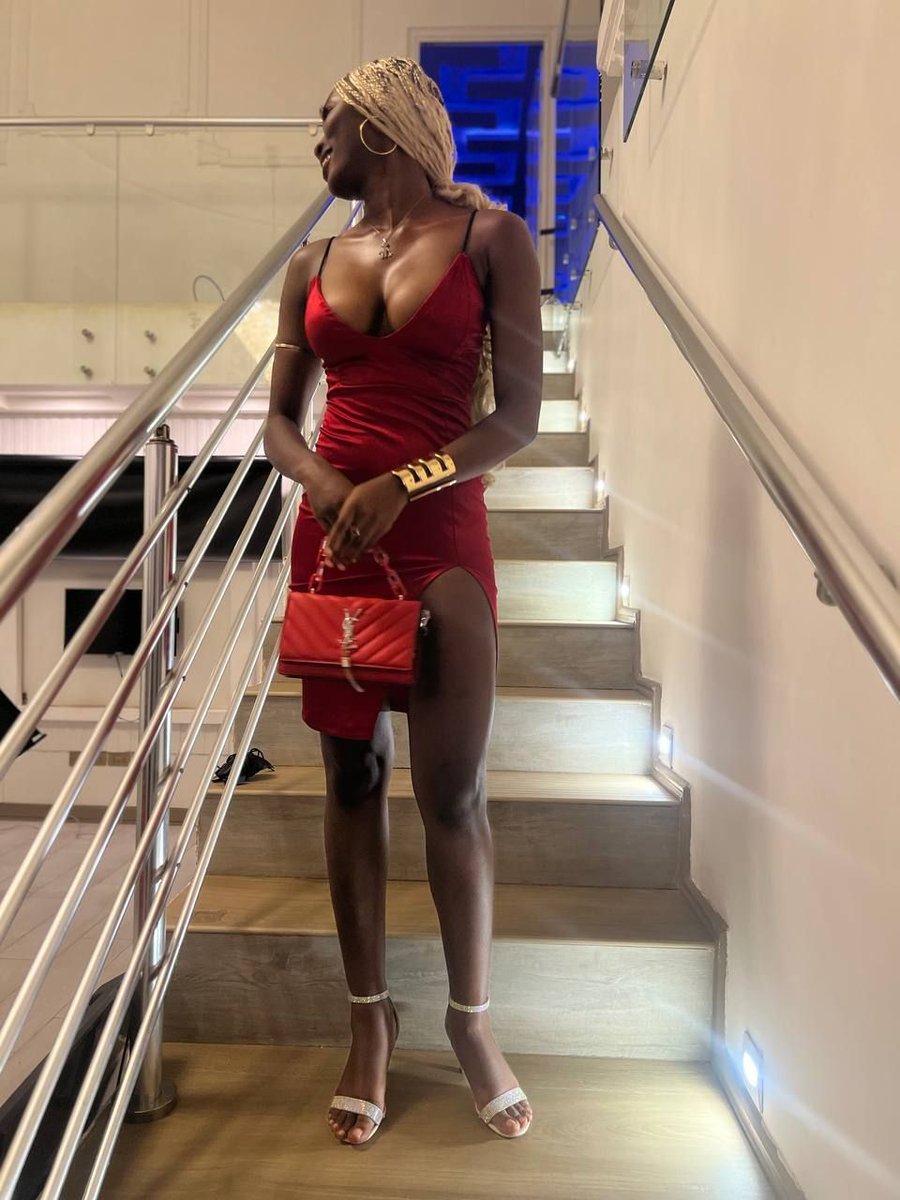 Dressed to impress, out to de-stress. 💋 #NightOutLook