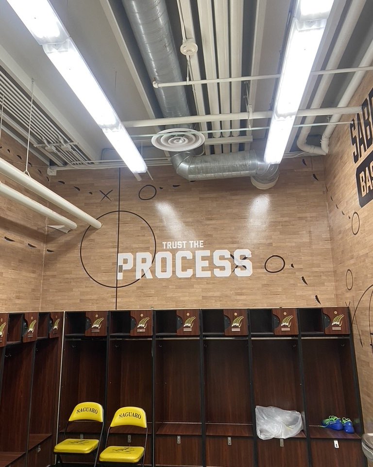 VisualGraphx's tweet image. Check out our full locker room upgrade for the Saguaro High School Basketball team. 🏀
🔗 in bio to learn more about us and our custom designs.
#VisualGraphx | #SaguaroHighSchool