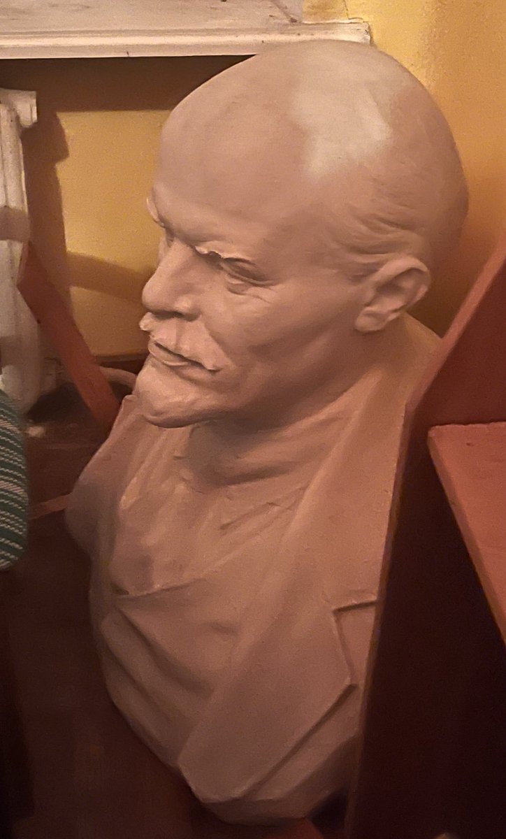 Excel_ukr's tweet image. Знайшов сьогодні такого тіпа. Думаю поставити на дах пікапа замість РЕБа.