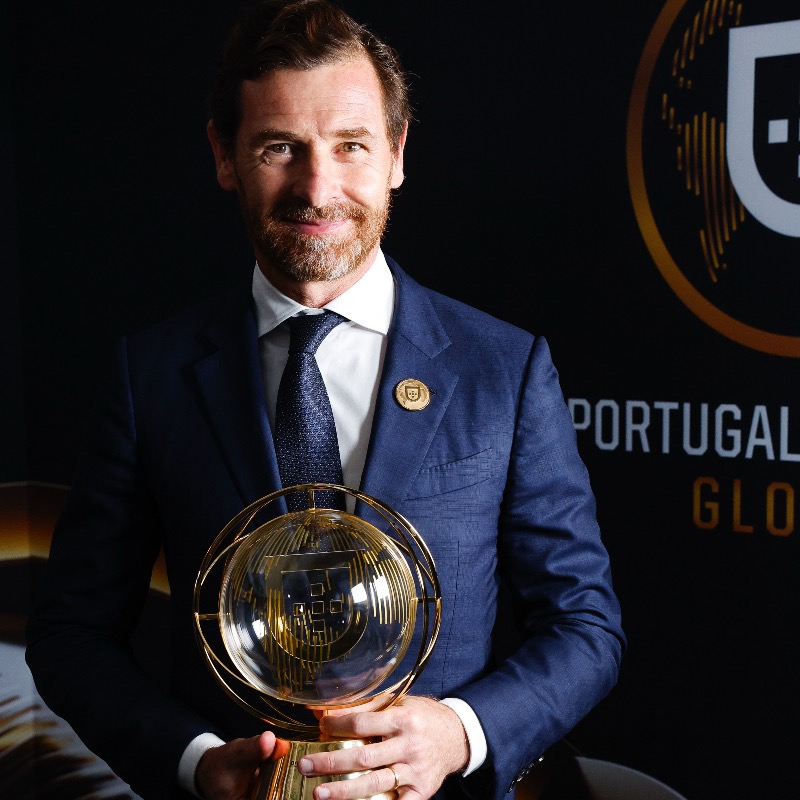 FCPorto's tweet photo. 🏆 FC Porto distinguido nos Portugal Football Globes.
André Villas-Boas recebeu o prémio pela valorização e aposta no futebol feminino

#FCPortoW