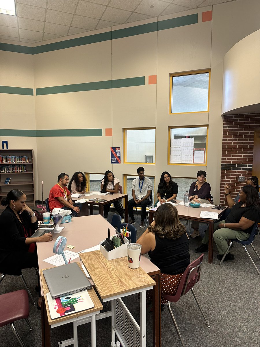 TES_Spring's tweet image. “Great readers are built through great teaching! Today’s strategy session was all about growing stronger, smarter, and more intentional together. #ReadersLead #ELARStrong”