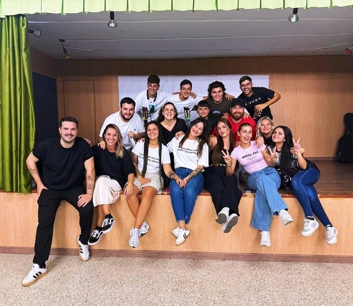 💗LAS MUÑECAS💗

#COAC2026 
#Comparsalasmuñecas 
#lasmuñecas