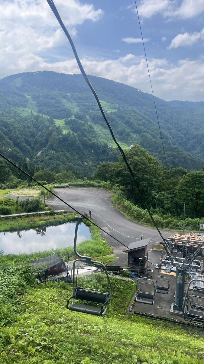 take_chi__'s tweet image. うわーりひちよ絶対新潟じゃん🥺
同じところ7月に行ったからわかるよー（；＿；）
ガーラだよね？🥺🥺🥺

 #威尊の伝書鳩