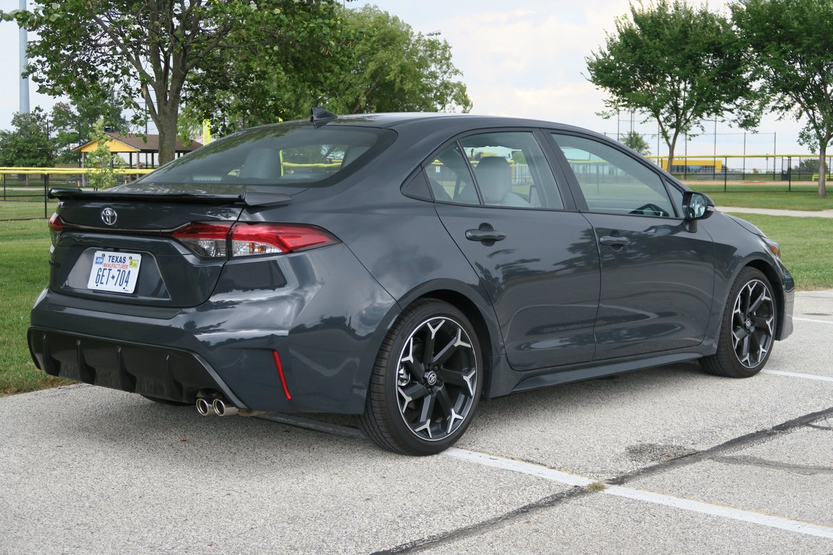 TechMobilityPod's tweet image. This week, we get behind the wheel of Toyota’s 2025 Corolla FX. Built on the SE trim with lowered springs, satin black 18s, and tuned steering, the FX offers subtle sportiness while maintaining Corolla’s core attributes: quiet, solid, low-drama driving.
open.spotify.com/episode/18jCxh……