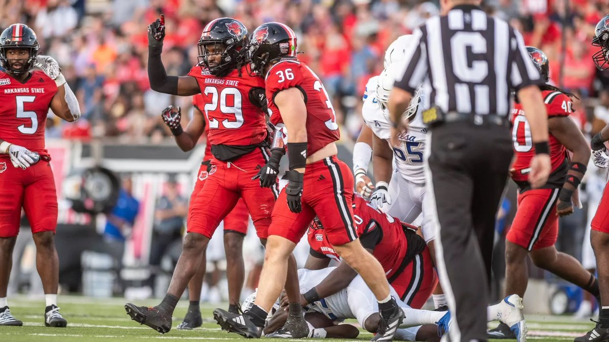 B5 ✞ (@amarrien_bailey) on Twitter photo Blessed to receive a offer from Arkansas State University !! #AGTG <a href="/CoachT_Pope/">Terrance Pope</a> <a href="/CoachDora_/">Terrian Dora</a> <a href="/Coach_OC14/">Omarr Conner</a> <a href="/CoachJones2010/">CJ</a> Blessed to receive a offer from Arkansas State University !! #AGTG <a href="/CoachT_Pope/">Terrance Pope</a> <a href="/CoachDora_/">Terrian Dora</a> <a href="/Coach_OC14/">Omarr Conner</a> <a href="/CoachJones2010/">CJ</a>