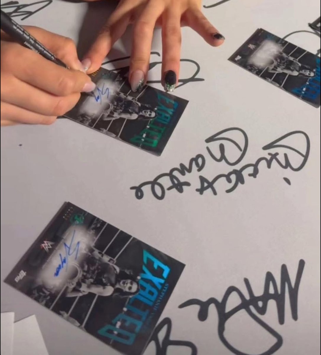 Good news for everyone, Stephanie Vaquer has signed for the upcoming release of Topps Exalted - I mentioned earlier that it was unlikely to see the checklist changed for Universe as it was done before Finest (which had no Vaquer autos), so we may need to wait until this set.